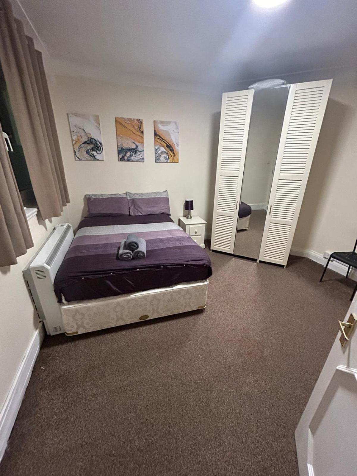 Finchley Holidays Whetstone Exteriér fotografie
